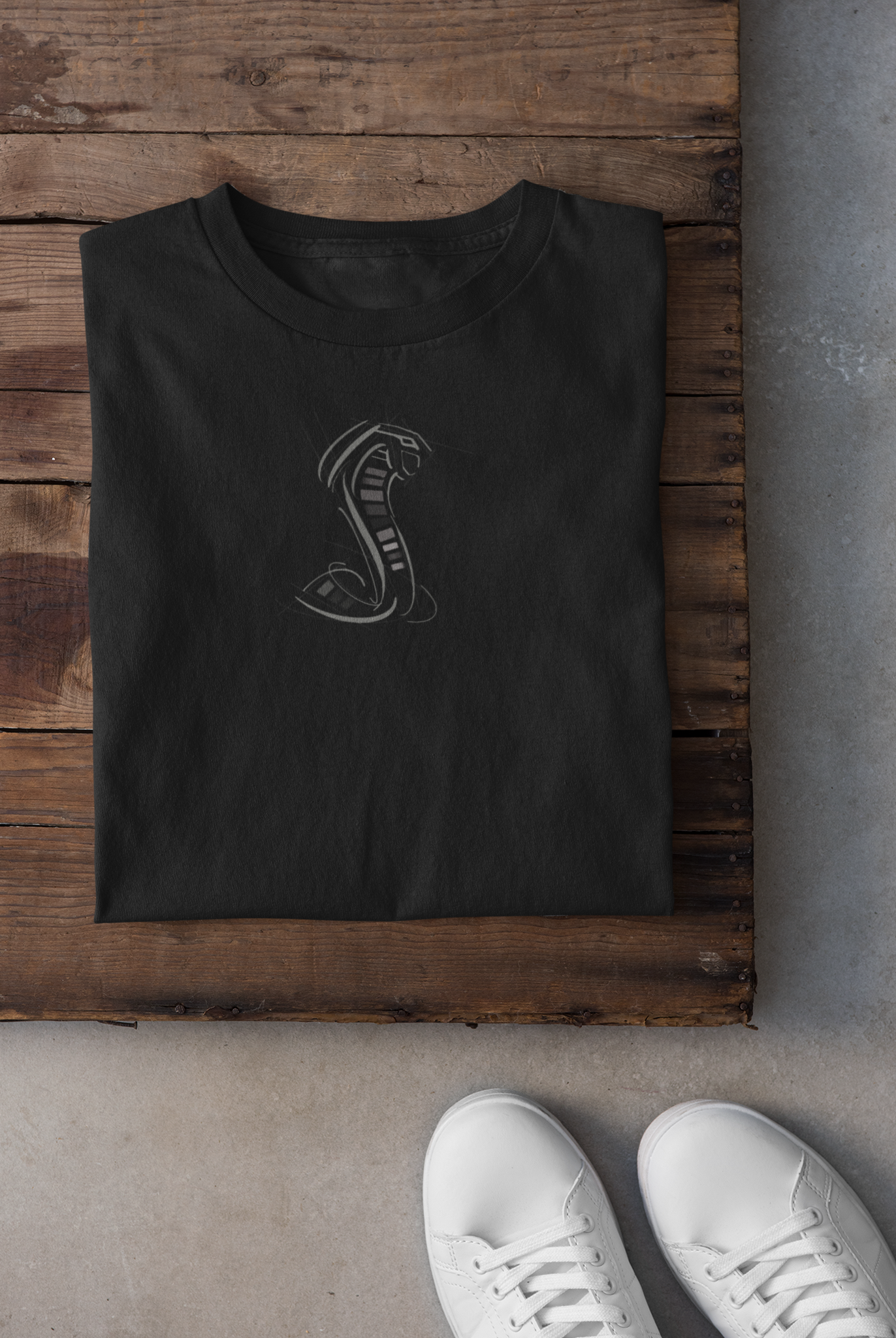 Shelby Snake  | T-shirt - Black (Women's Crew)